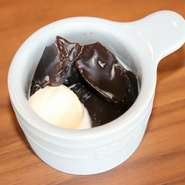 ちょこっとデザートを食べたい!!　そんな時にオススメのコーヒーゼリー。
手作りのコーヒーゼリーはコクと苦みがベストバランスの大人のデザート。