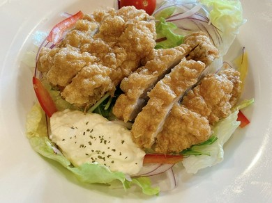 鹿児島産ハーブ鶏使用。野菜たっぷり『チキン南蛮』