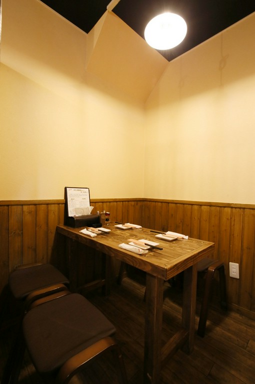 歓談しながら和やかに過ごせる、心地良い半個室