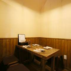 歓談しながら和やかに過ごせる、心地良い半個室