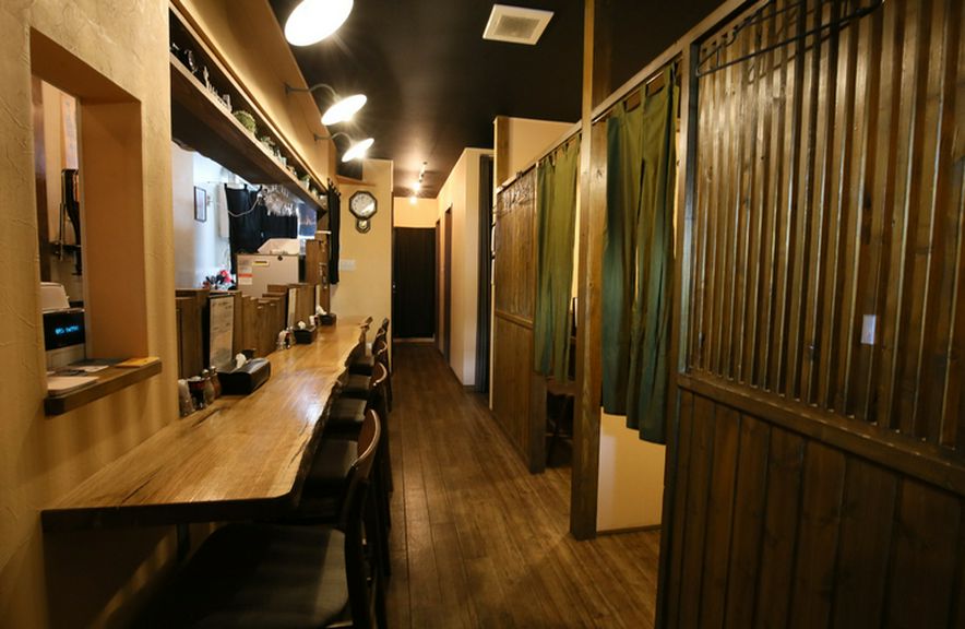 レトロな照明もおしゃれ。日頃の疲れを癒せる憩いの場