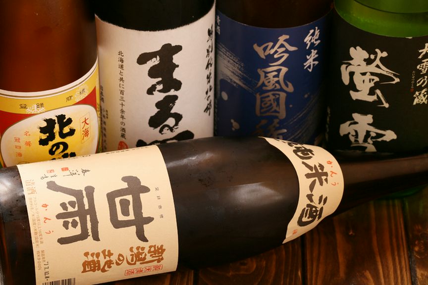 焼鳥と相性の良い辛口の日本酒を中心に、充実したラインナップ