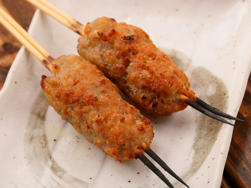 塩コショウのみの味付けで、素材の旨味を堪能できる『つくね』