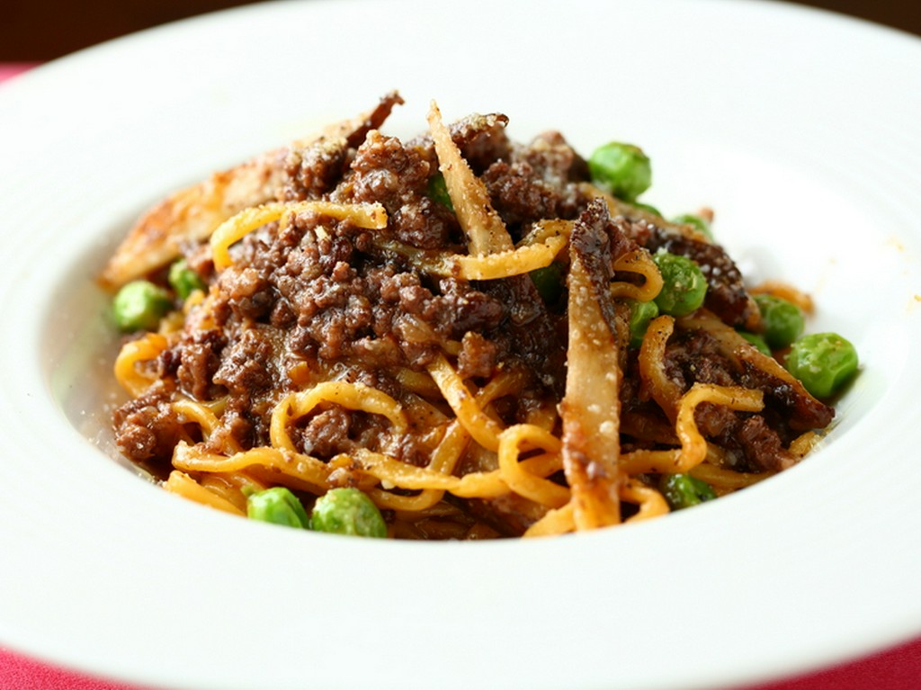 香川産オリーブ牛を使った『手打ちタヤリン　オリーブ牛のラグーソース』