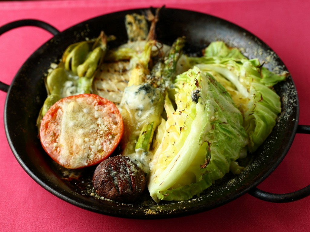 季節の野菜をふんだんに使った料理