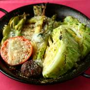 「旬のおいしさが詰まった季節の野菜をたくさん食べてもらいたい」というのがシェフのこだわりのひとつ。

