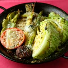 季節の野菜をふんだんに使った料理