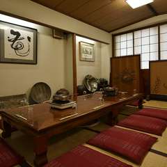 大勢様のご宴会には落ち着いた座敷を用意。最大30名様までOK