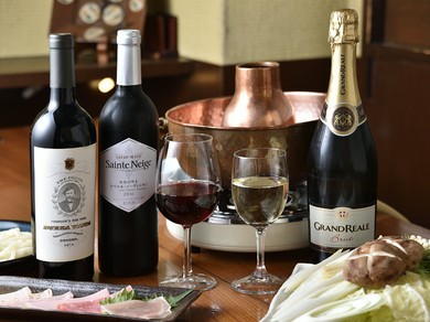 すき焼き・しゃぶしゃぶと、ワインのマリアージュも楽しめる