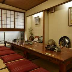 広い座敷があり大勢様の宴会も快適！ コース＋飲み放題で大満足