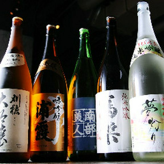 東北でつくられた日本酒がメイン。飲み放題で飲み比べも
