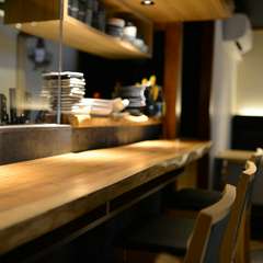 シンプルな和モダンの店内でくつろぎのひと時を