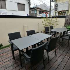 年配の方まで幅広く利用できる上品で落ち着いたお店