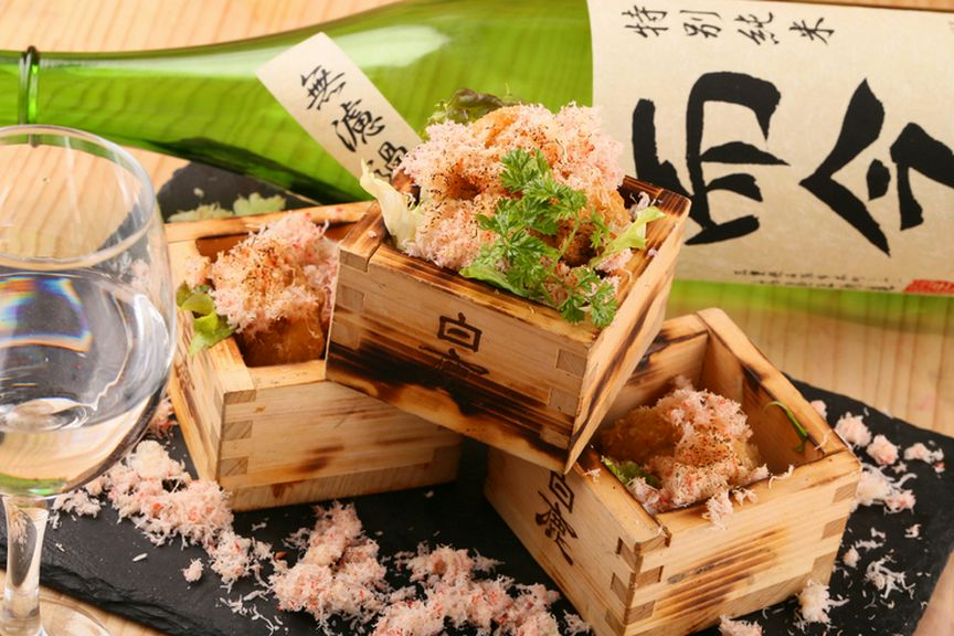 蟹肉をふんだんに使った『カニクリームコロッケ』は【海鮮居酒屋　海ごころ】ならではの仕上がり