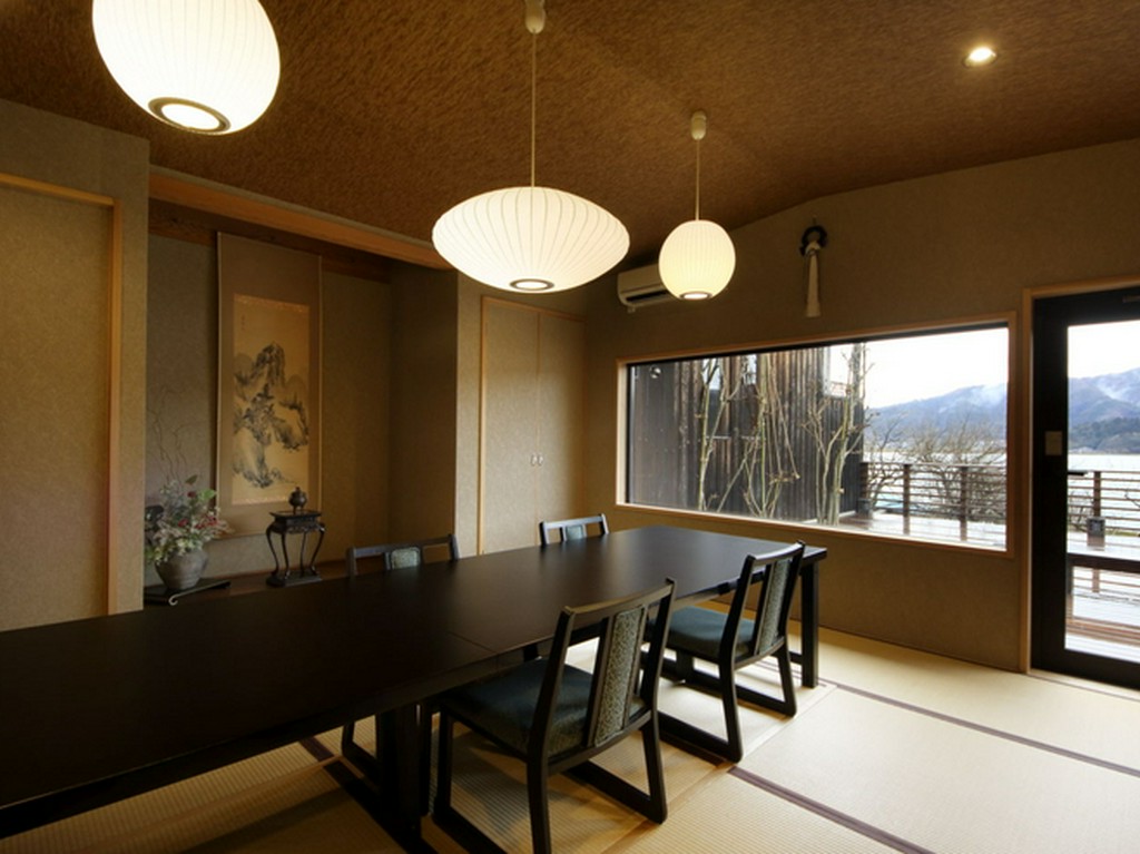 美しい余呉湖の景色を存分に堪能できる居心地の良い部屋