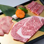 全食べ放題メニュー（デザート付き
＜焼　肉＞
タン塩
カルビ
プレミアムロース
ロース
骨付カルビ
フィレ肉
ハラミ
＜海　鮮＞
海老焼き
他
＜野　菜＞
サラダ
サンチュ
他
＜ご飯物＞
石焼ビビンバ
クッパ
冷麺他

