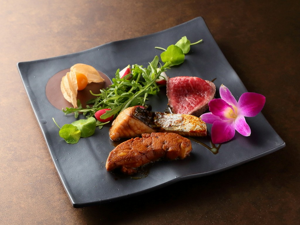 食材の魅力を最大限に引き出す『豹紋流　本日の逸品』