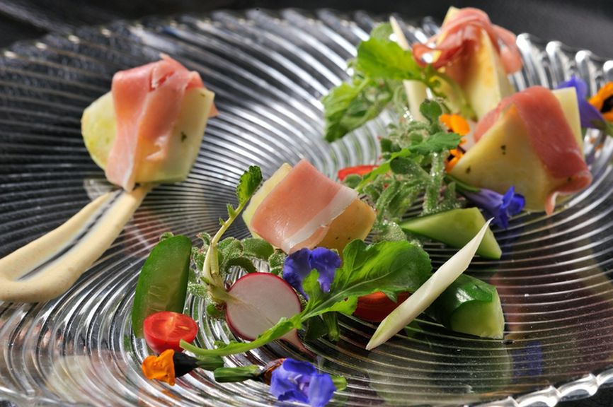 ある日の前菜生ハムサラダ