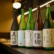 石川の銘酒を中心に北陸三県の旨い地酒、幅広い味の焼酎が揃う