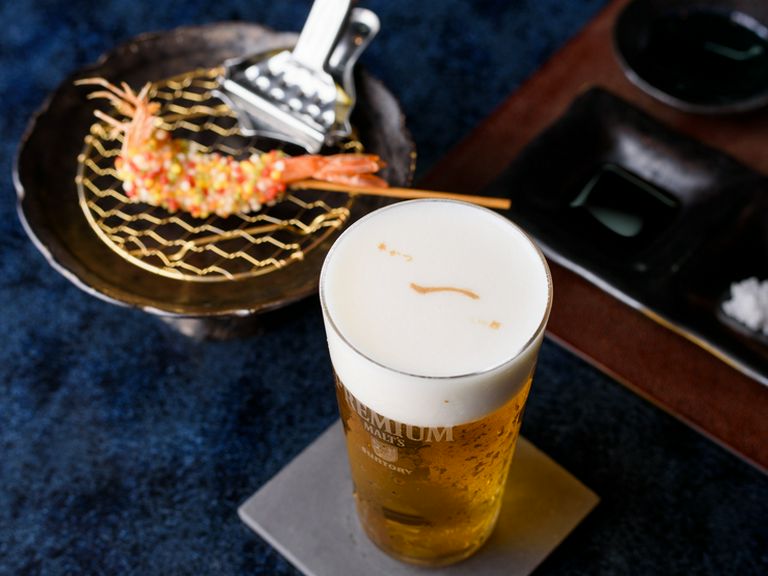 前日までに要予約。写真やメッセージを泡に描くビアアート