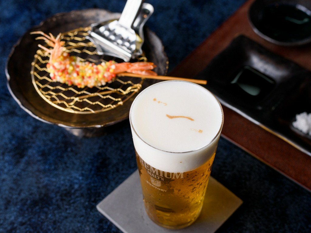 前日までに要予約。写真やメッセージを泡に描くビアアート