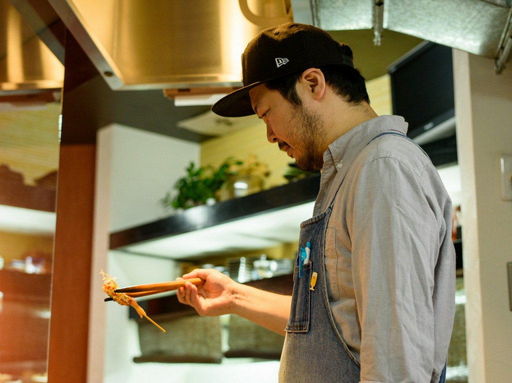 店主自ら厳選した素材を、丁寧な仕込みで極上の一本に