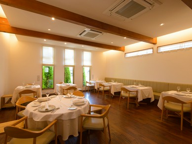 名だたるナイフに越前和紙、福井の職人の作が随所に