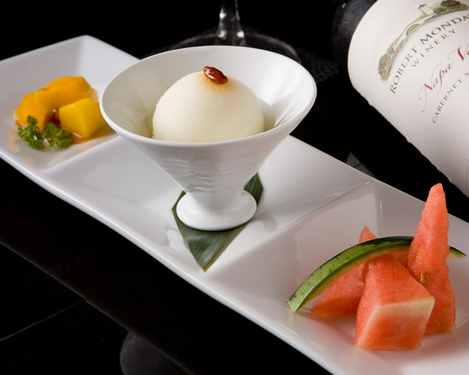 食にこだわる女性も多く集い、優雅なひと時を満喫