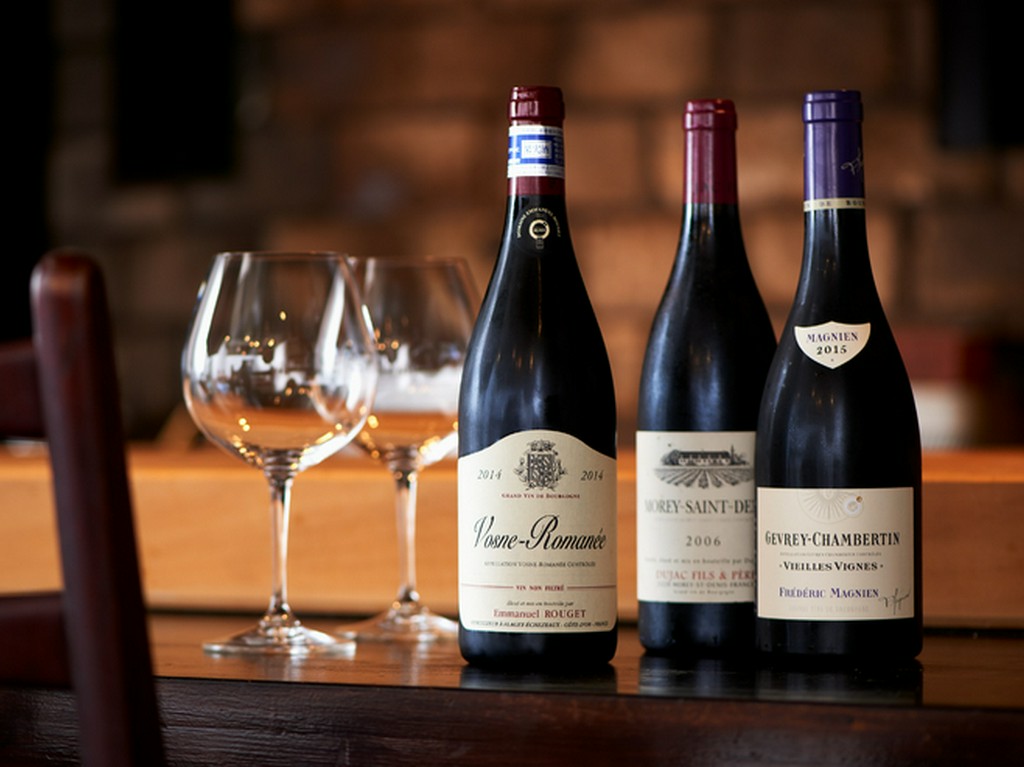 料理に合わせてワインを楽しむセット。シャンパーニュはグラスOK