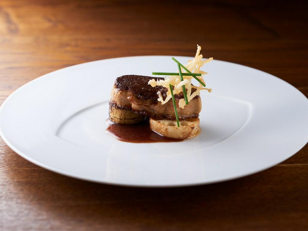 隠れ家レストランならではの雰囲気で、極上の時間を