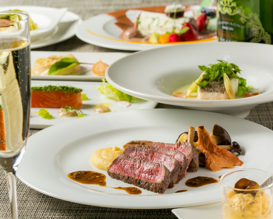 季節のアンティーブディナーコース