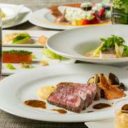 冷前菜、温前菜、パスタ、メイン、デザートと季節を感じるディナーコースをご用意しております。
※ディナーコースメニュー