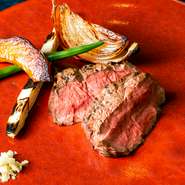 国産の柔らかいヒレ肉を備長炭でじっくりグリルしました。赤ワインをベースとしたソースでお召し上がりください。
※ディナーアラカルトメニュー