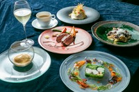 前菜からデザートまで選べる全6品。ご利用可能時間は17:30～22:00。こちらのコースは12/23～12/25はお休みさせて頂きます。金・祝前日・混雑時等はご予約時間から2時間でのご案内とさせて頂く場合がございます。