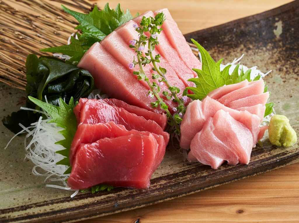 毎日仕入れる鮮魚の刺身