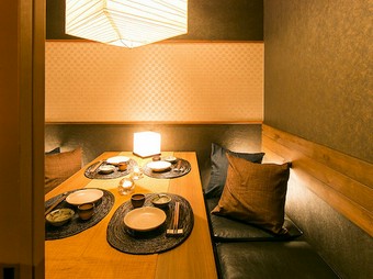 和を基調にした落ち着いた個室で食事を
