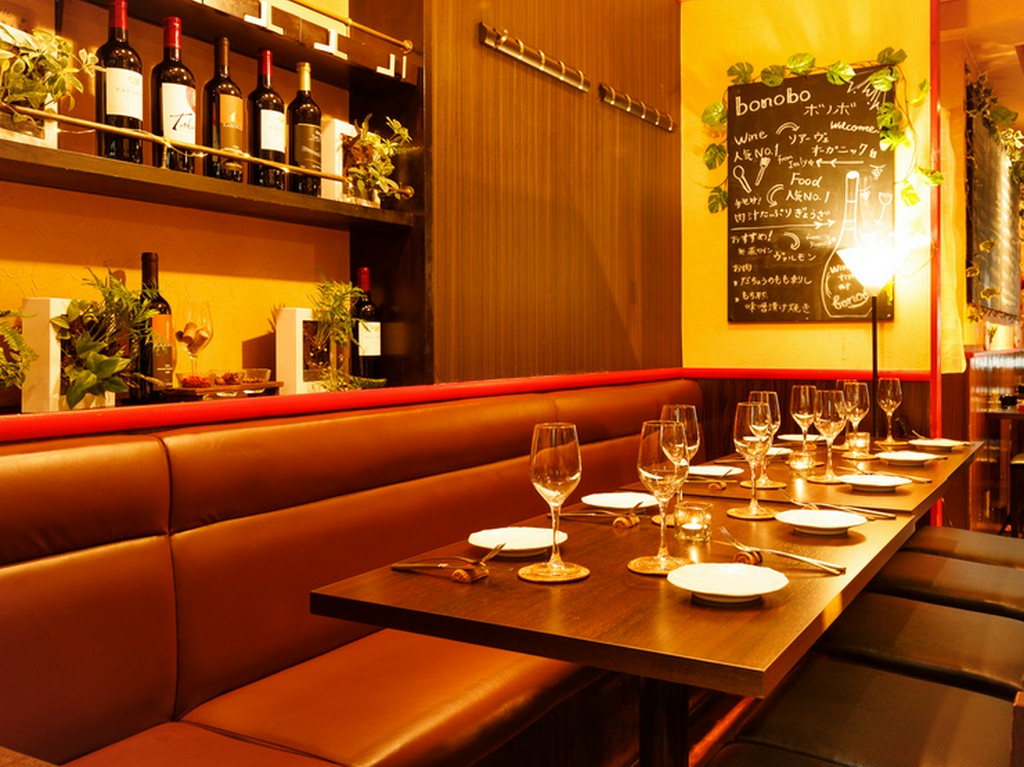 会話を楽しむ会食に、心地良い空間で充実したひとときを満喫