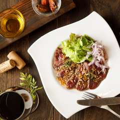 料理によく合うワインが豊富。初めての銘柄に出合えることも