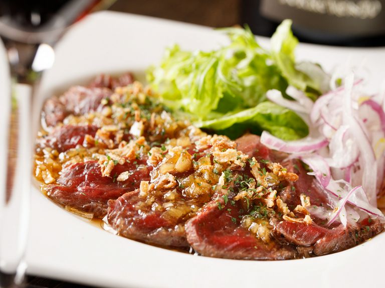 あっさりとしながらも奥深い味わい『だちょうのカルパッチョ』