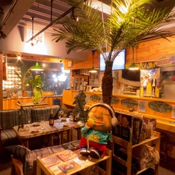 生ビール・ハイボール・酎ハイ・サワー・ワイン・日本酒・梅酒などなど…全80種以上の豊富な品揃え。