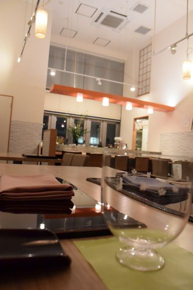 しっとりムードで和食を楽しむ大人のデートに