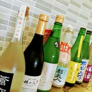それぞれのぐい飲みに3種類のお酒を入れて、合わせて一合分です。一日限定6セット