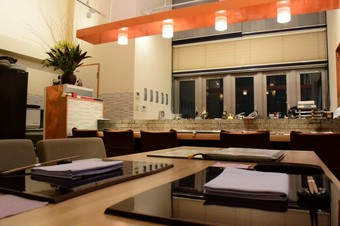 海と山がおりなす季節の味を堪能できる日本料理店