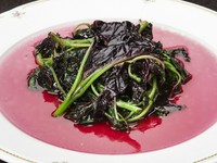 日本で無農薬栽培される旬の中国野菜を使用『季節の中国野菜炒め』