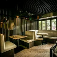 しっとりとお酒を飲みながら会話を楽しめる、大人の隠れ家