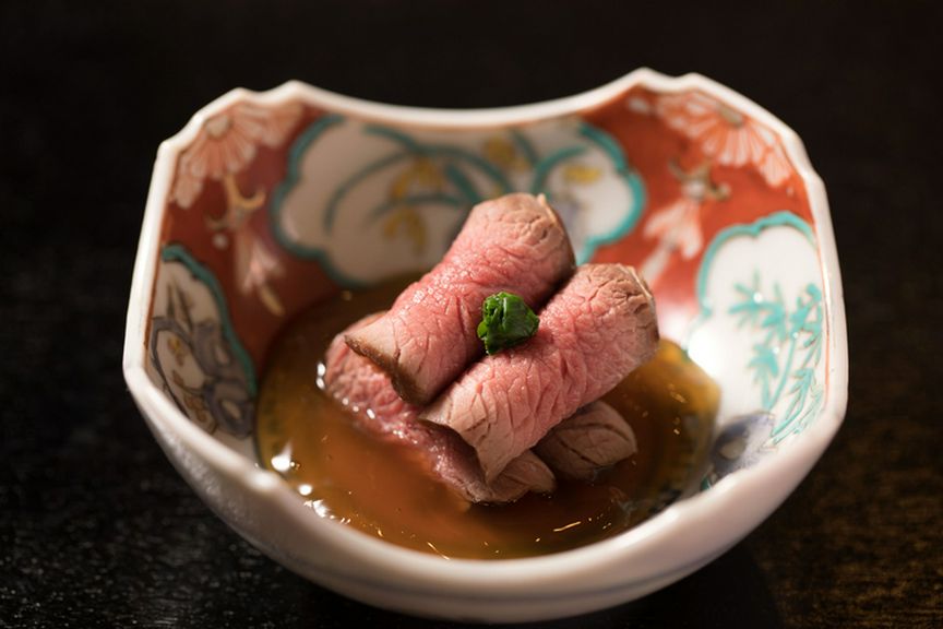 三重が誇る一流の猟師が仕留めた鹿肉を楽しめる『鹿肉ローストの炙り紅葉』