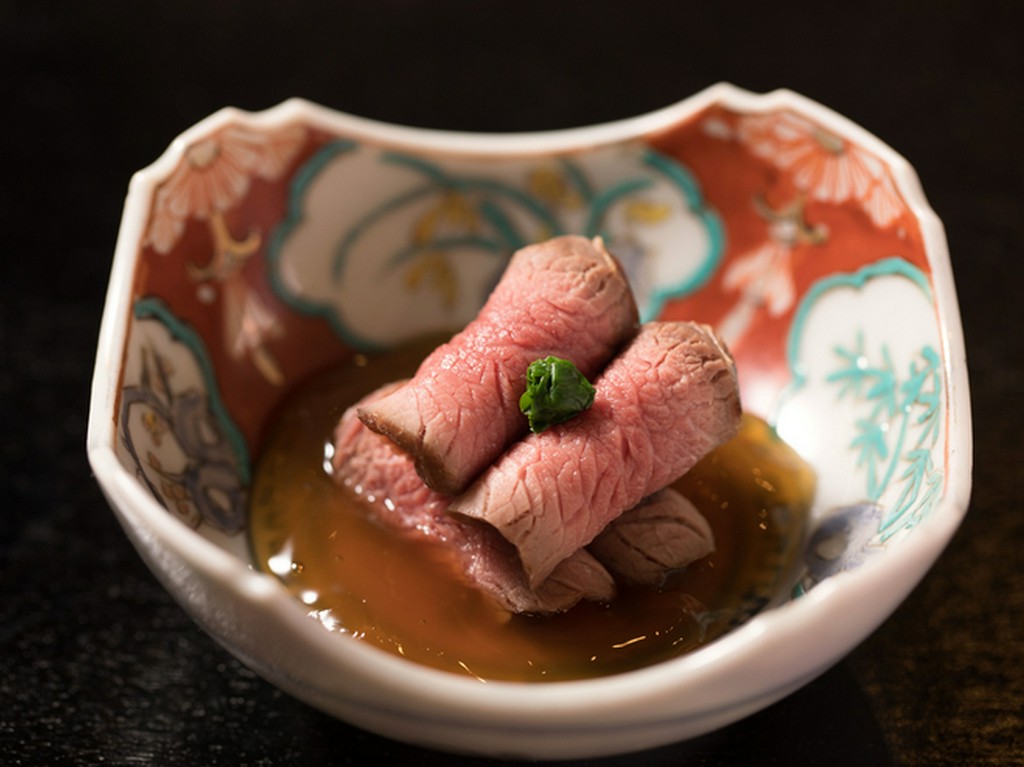 三重が誇る一流の猟師が仕留めた鹿肉を楽しめる『鹿肉ローストの炙り紅葉』