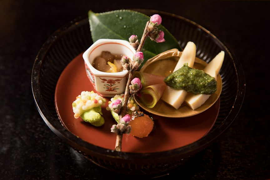 三重の豊かな四季を食感、風味、視覚で巧みに表現する『八寸』