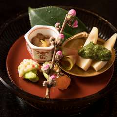 三重の豊かな四季を食感、風味、視覚で巧みに表現する『八寸』