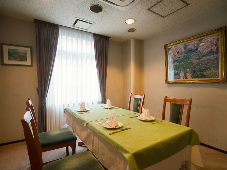 お子さま連れも歓迎。完全個室のプライベートな宴席が楽しめます